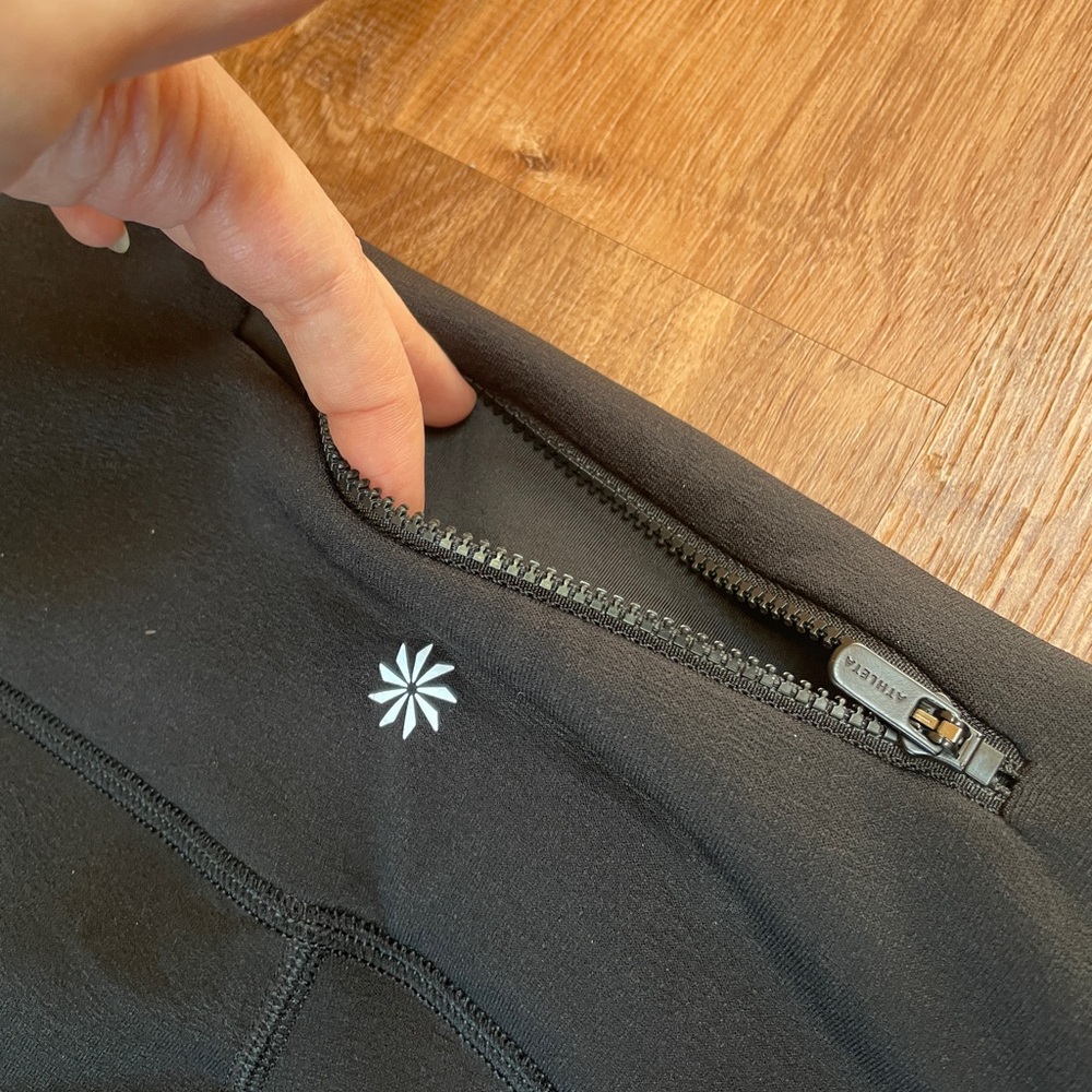 Athleta Altitude Edge Pants Size XL Black Fleece Lined Straight Leg Pocket Soft# - Picture 4 of 8